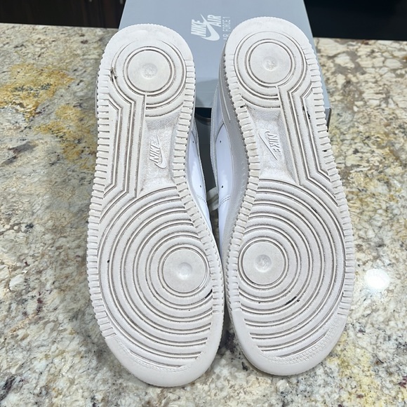 Nike Air Force 1 07 - Picture 6 of 7